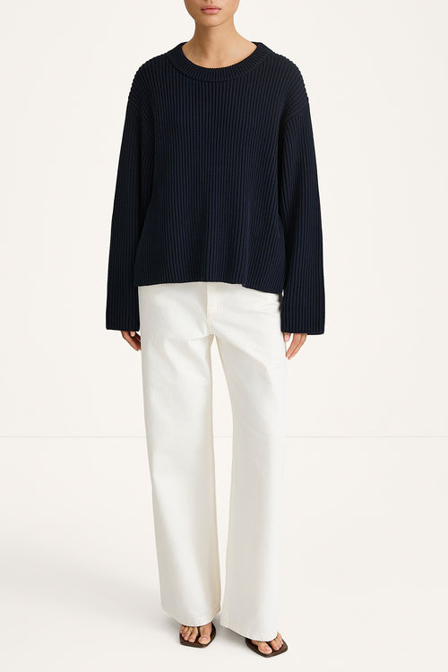 Abella knitted sweater midnight stylein model image front