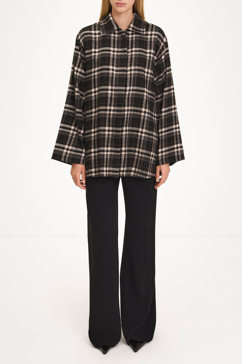 Bremen shirt cotton flannel black check stylein model image front