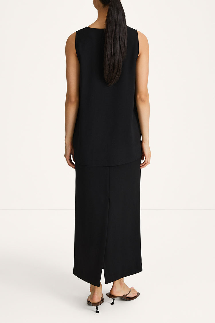 Buccino sleevless top black stylein model image back