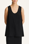 Buccino sleevless top black stylein model image front close