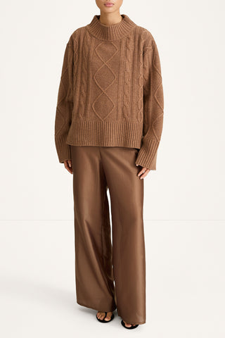 Hania cable knit merino wool sweater beige stylein front