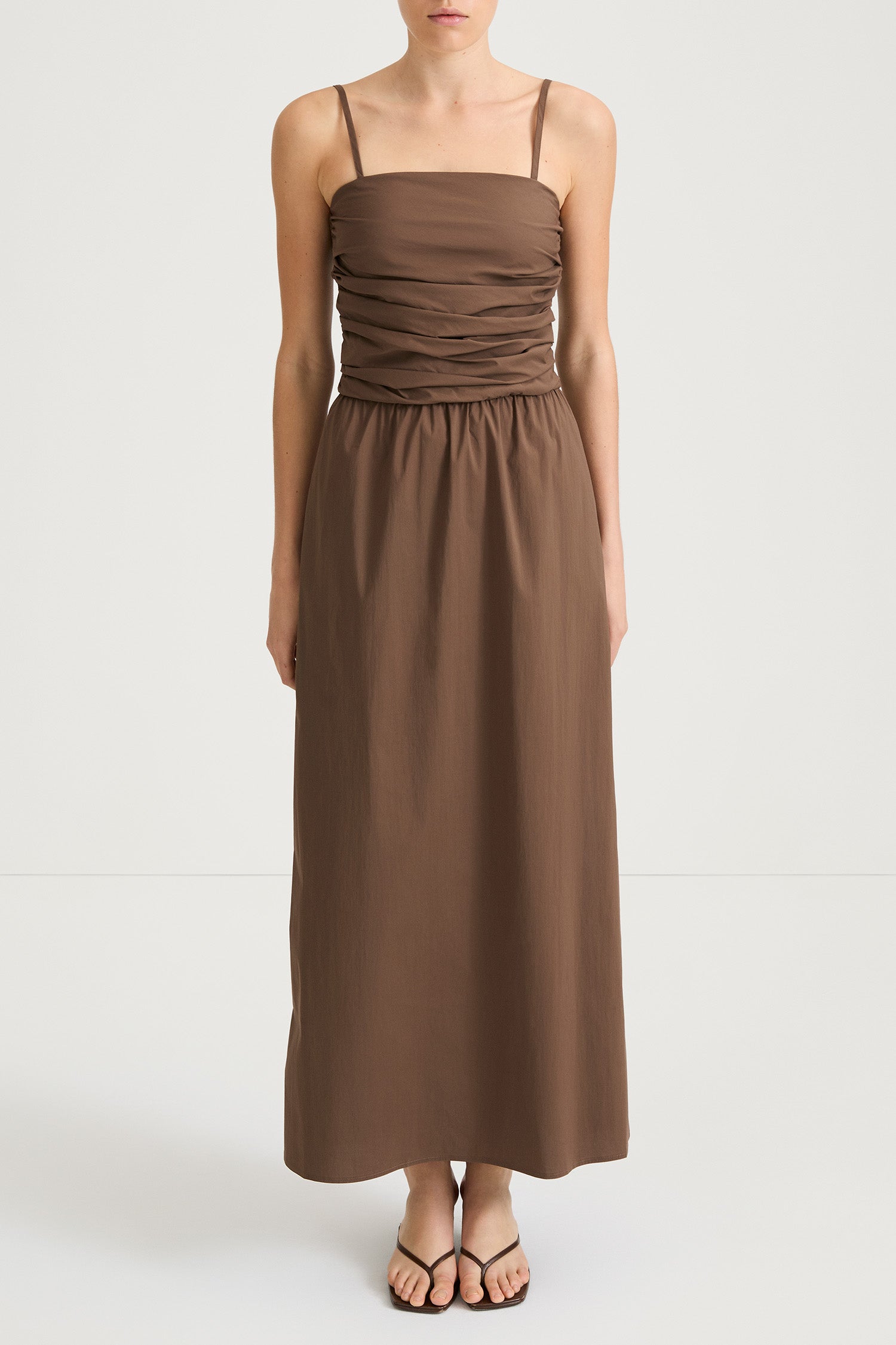 Jamila maxi dress cacao stylein model image front