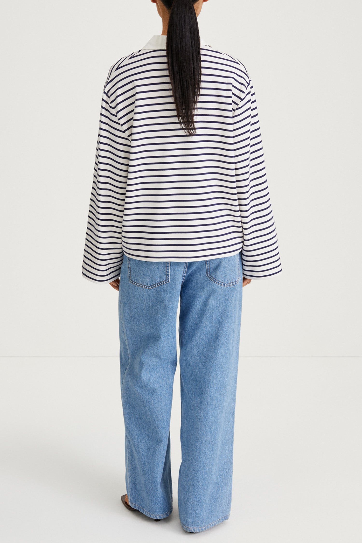 Janelle striped top v-neck collar longsleeve white navy stylein back