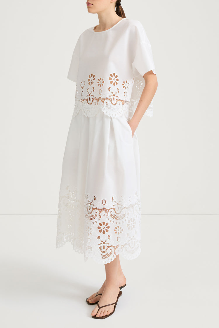 Jassira embroidery blouse white stylein model image side