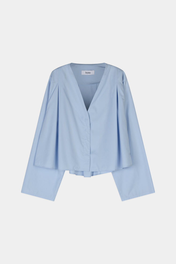Light blue v-neck shirt stylein jaylene front packshot