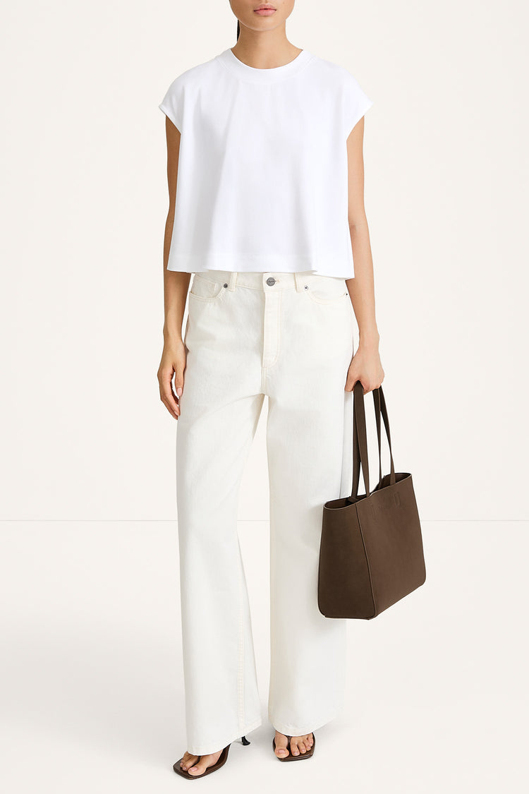 Jenn sleeveless oversized top cream stylein model image front