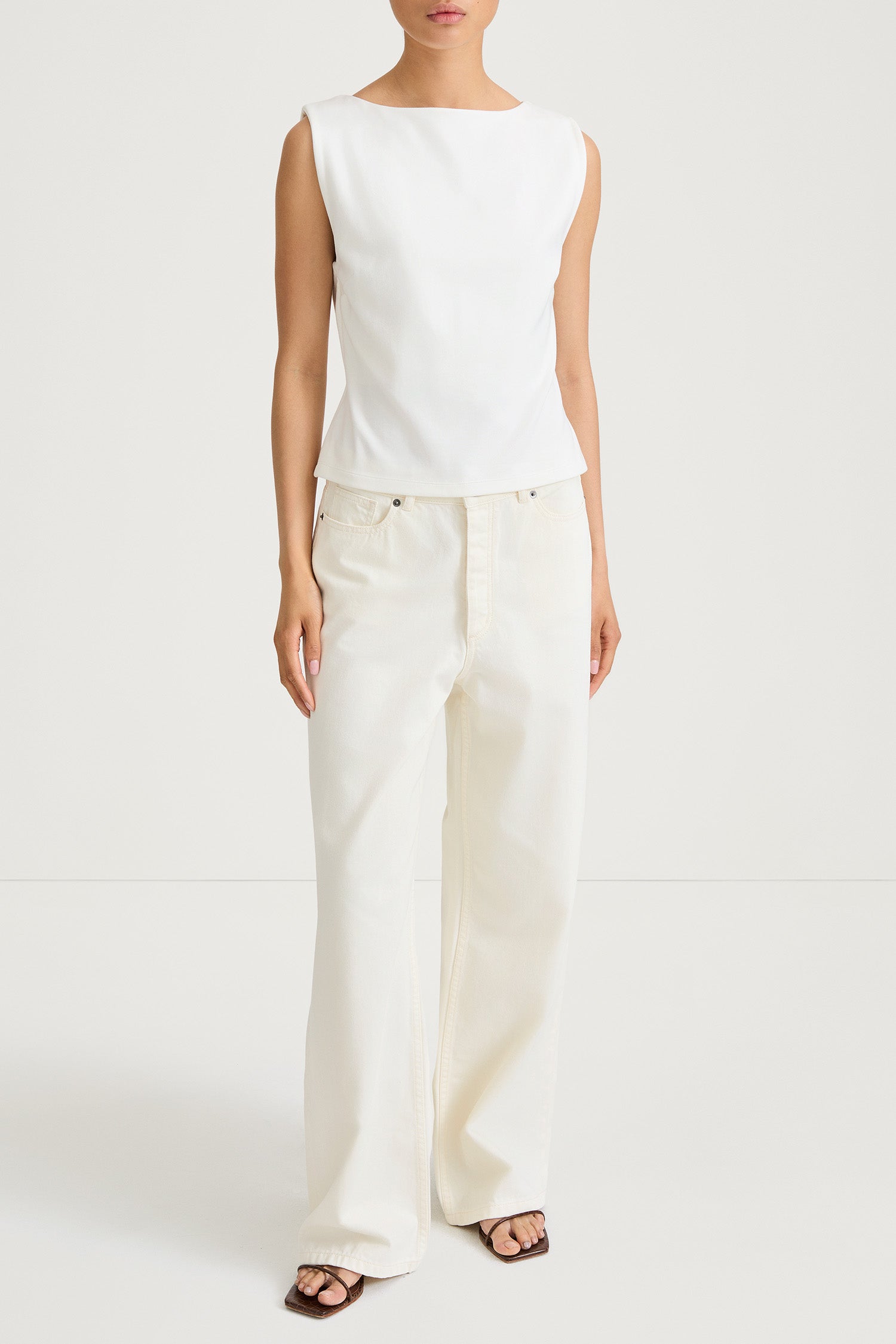 Jody sleeveless top cream stylein model image front