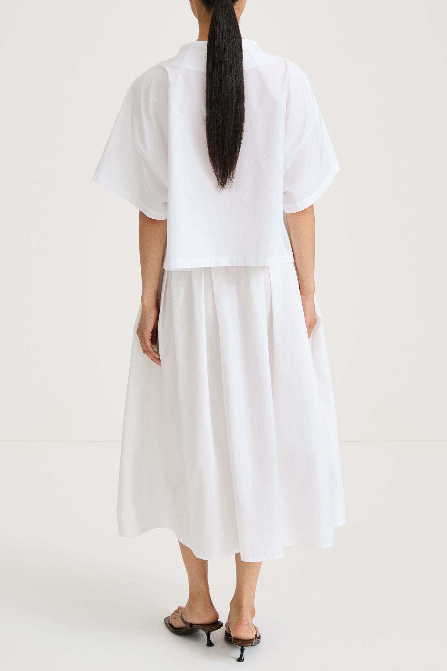 Joelle cotton blouse short sleeve white stylein model image back