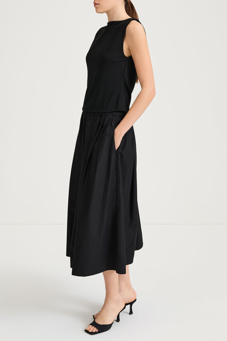 Jorina midi cotton skirt black stylein model image side
