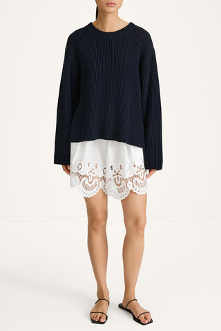 Joss shorts embrodery white stylein model image front