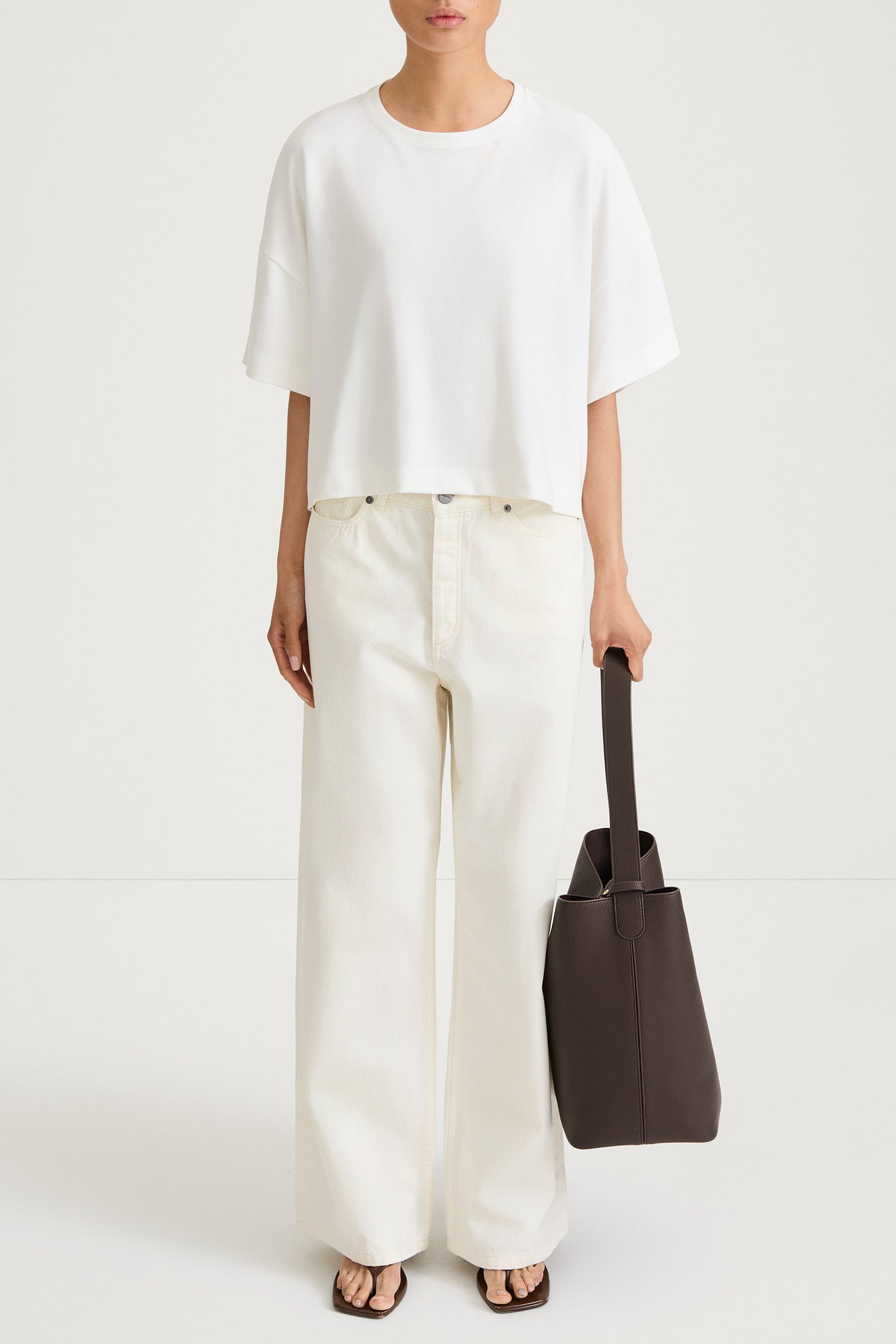 Juniper cropped top cream stylein model image front