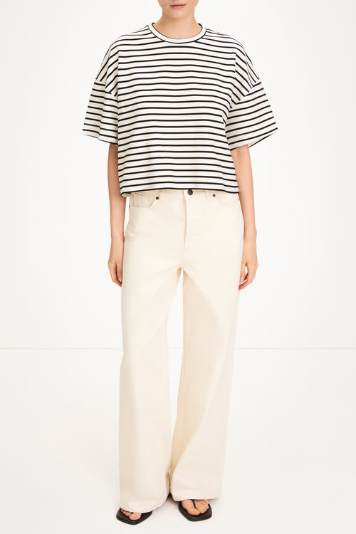 Juniper top boxy t-shirt black white stripe stylein model image front
