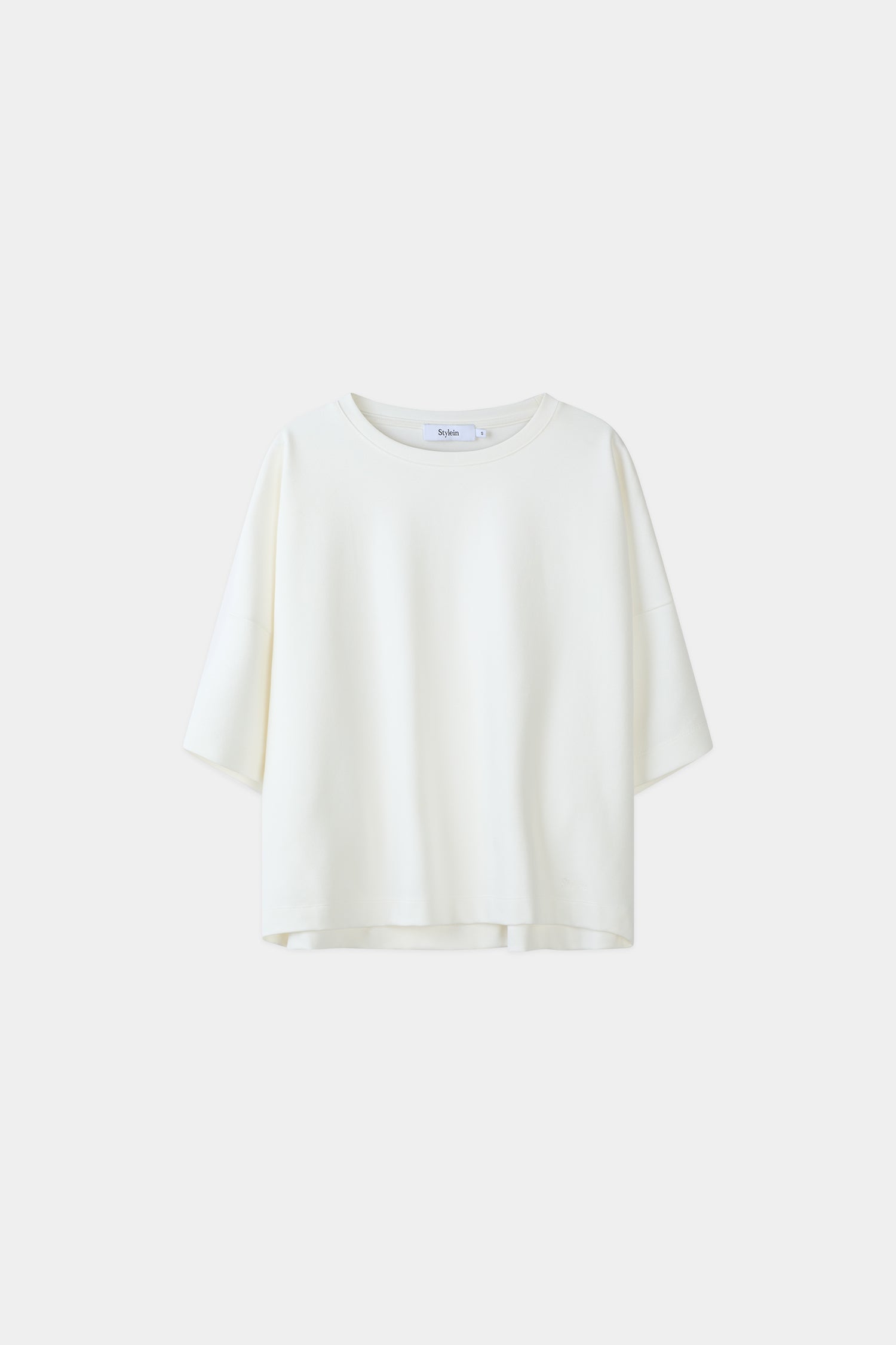 Juniper cropped boxy t-shirt cream stylein packshot