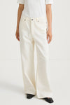 Kayne wide denim ecru stylein model image front close