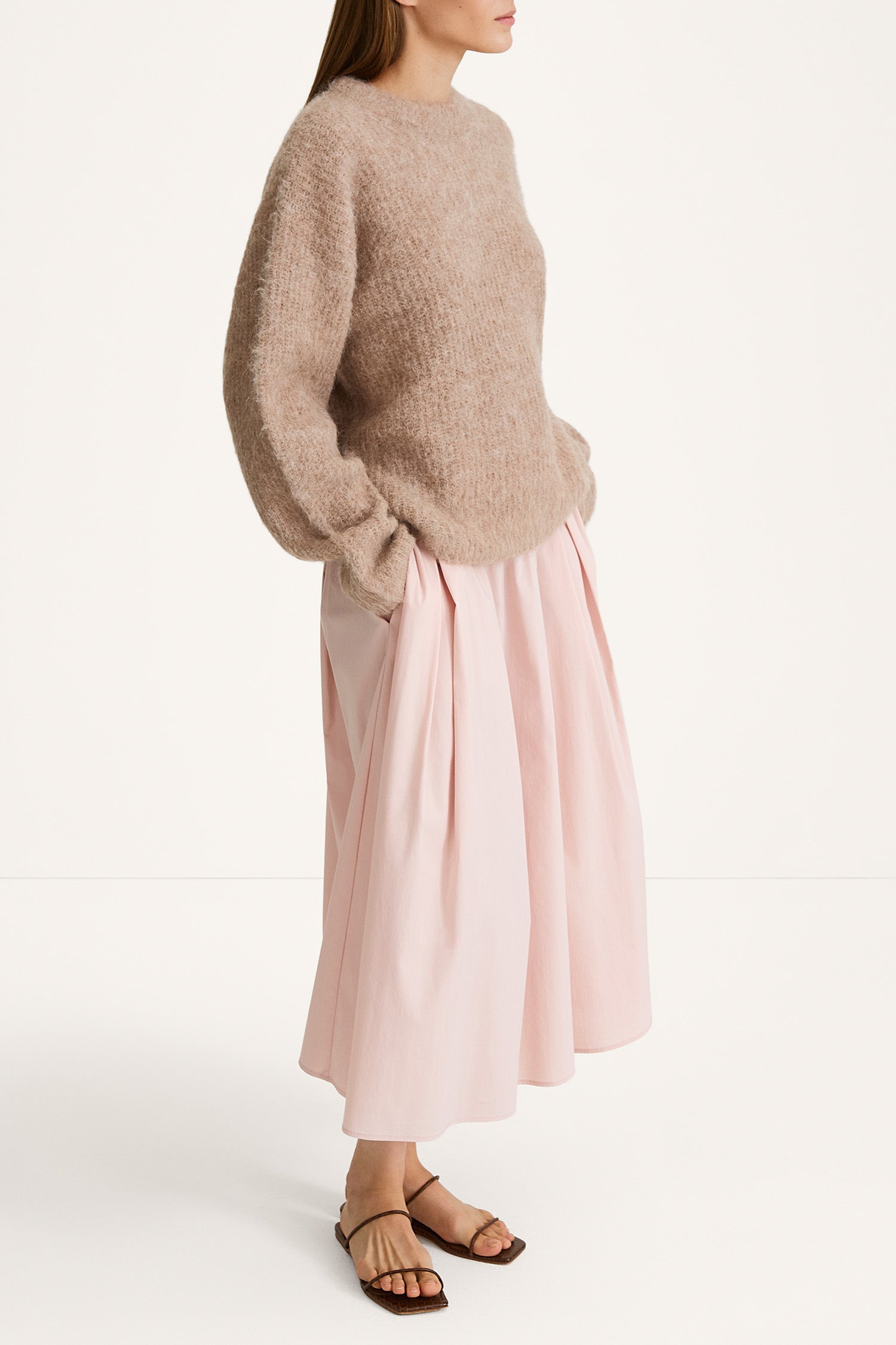 Lerone sweater rye stylein model image side