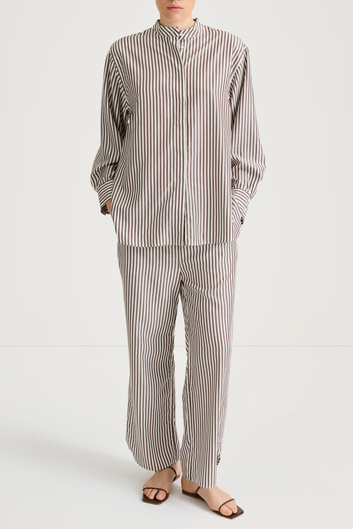Mandria shirt brown stripe stylein model image front