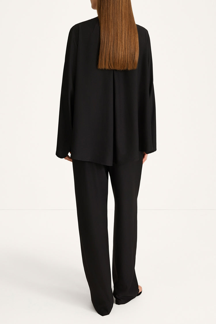 Marby blouse black Stylein model image close