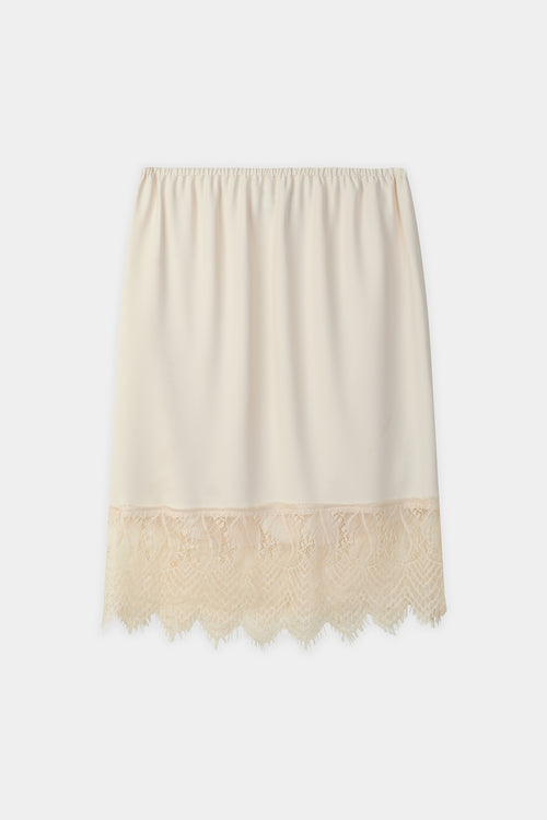 Medonia knee lenght midi skirt lace detail cream stylein model image front