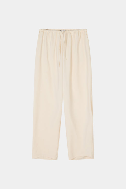Cream trousers stylein meike front model image