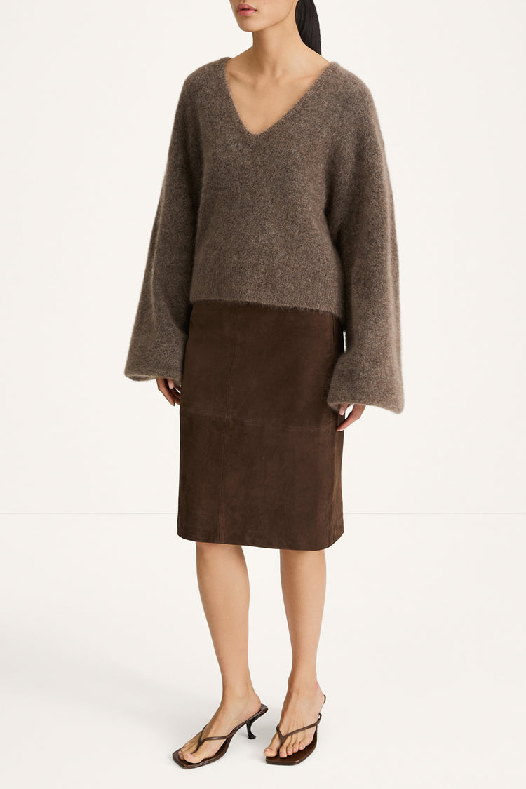 Nemoli v-neck sweater mohair brown stylein model image side