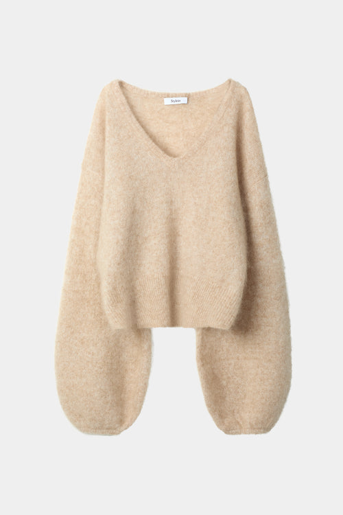 Nemoli v-neck sweater mohair oyster stylein model image front