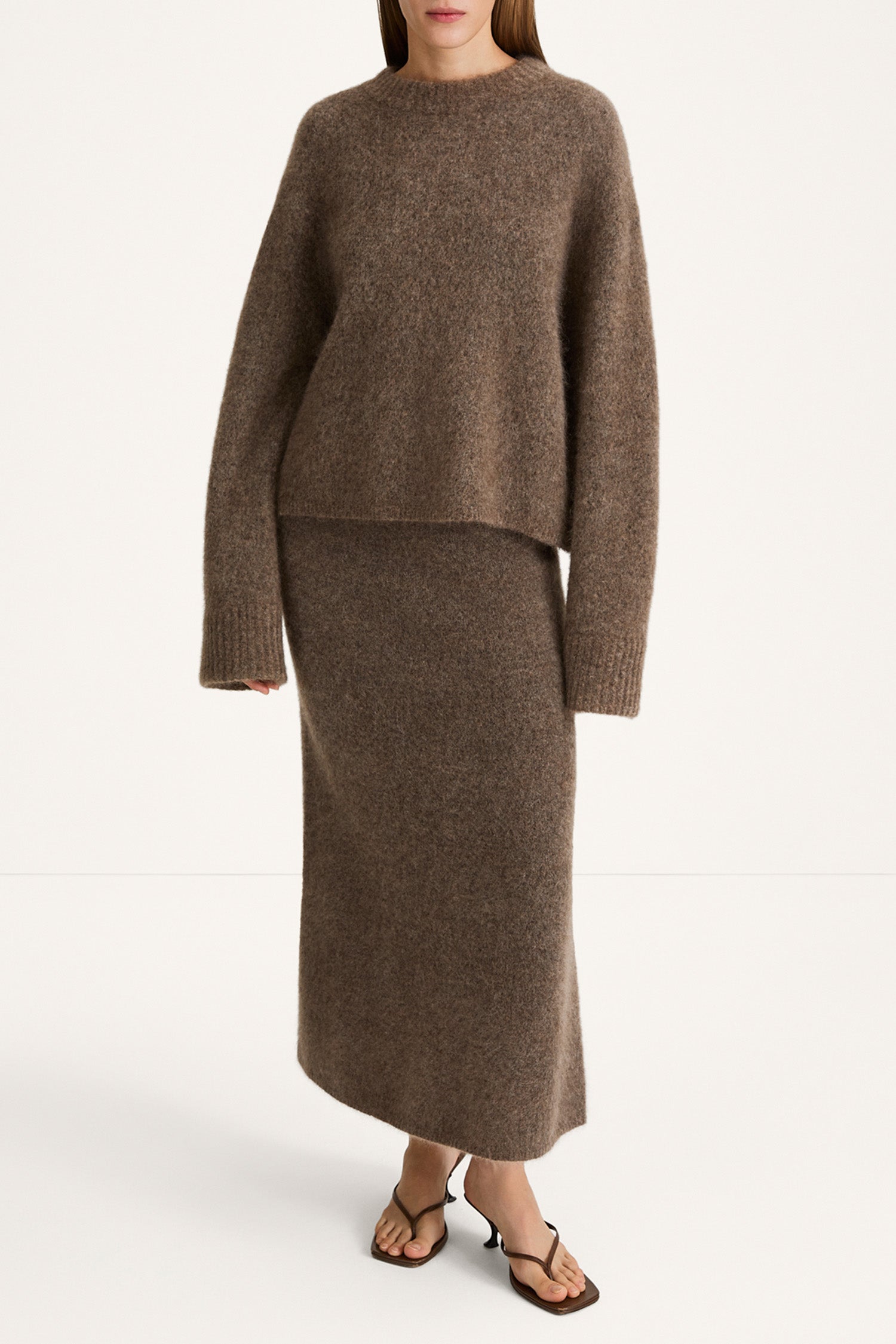 Niclas short mohair sweater brown stylein model image front