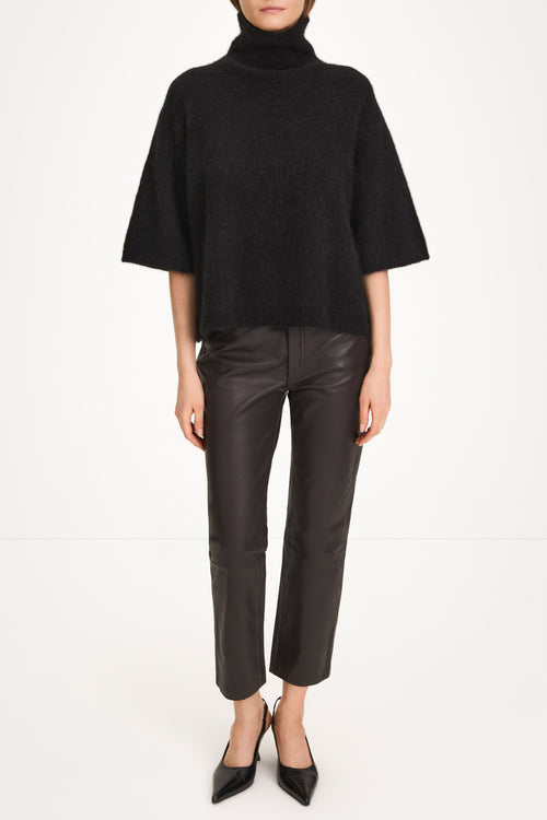 Nyssa short sleeve knitted top black stylein model image front