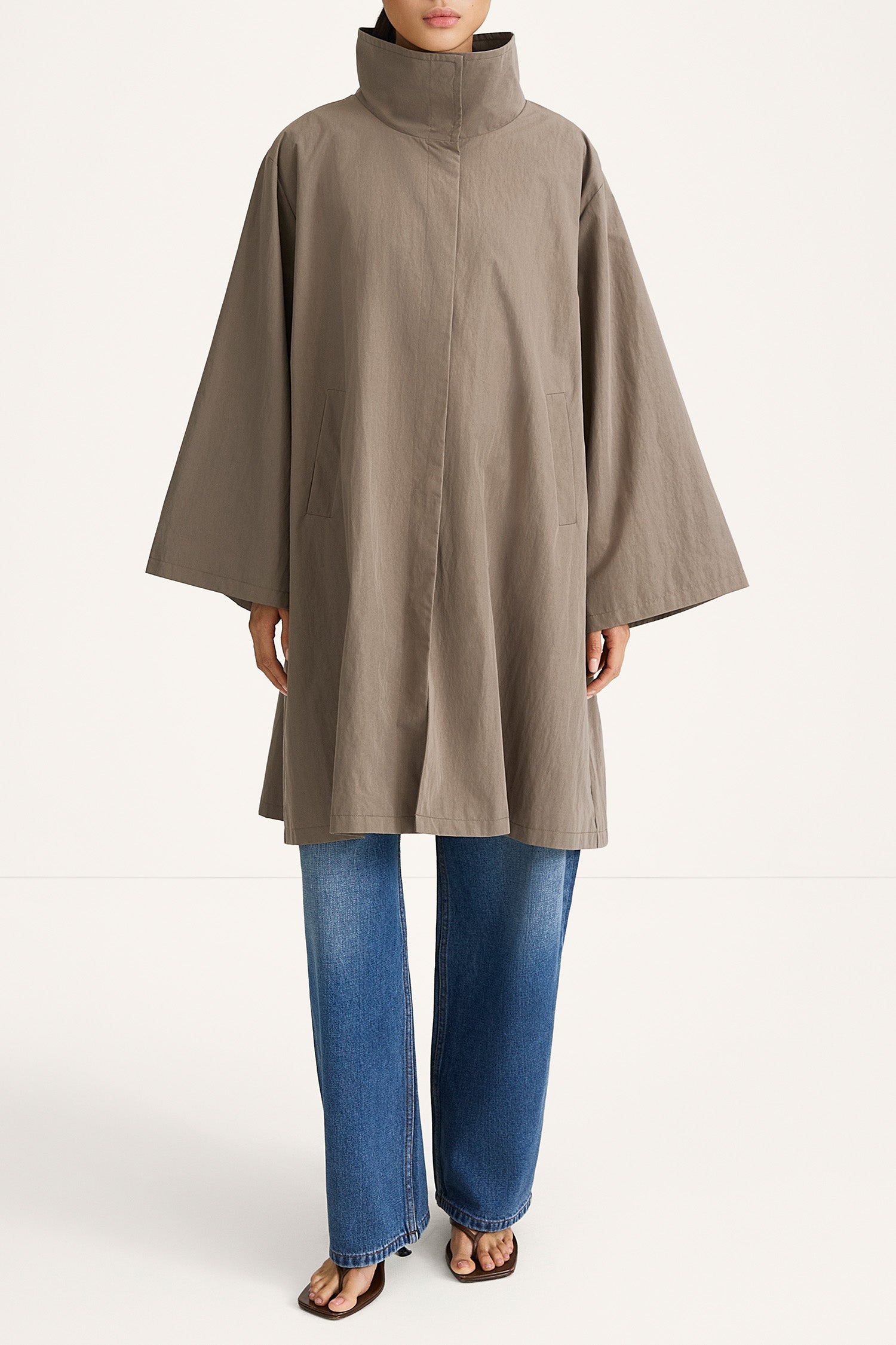 Sable trench coat mud stylein model image front