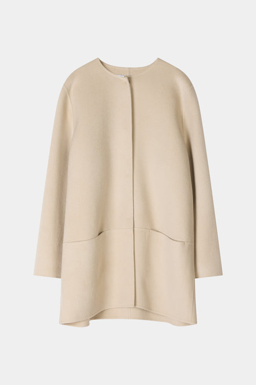 Beige wool coat stylein tara front model image