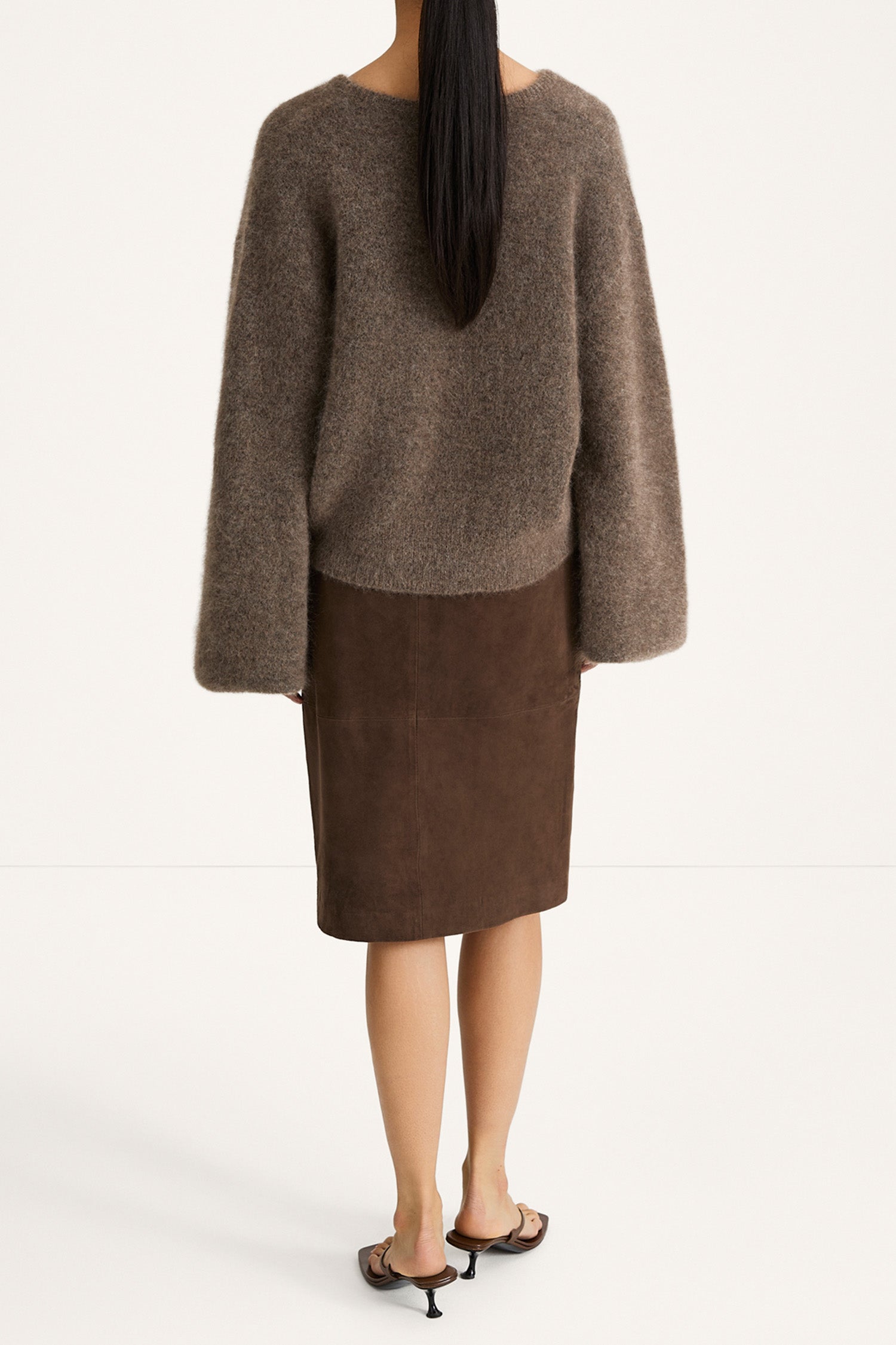 Valeria suede skirt pebble brown stylein model image back