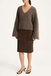 Valeria suede skirt pebble brown stylein model image side