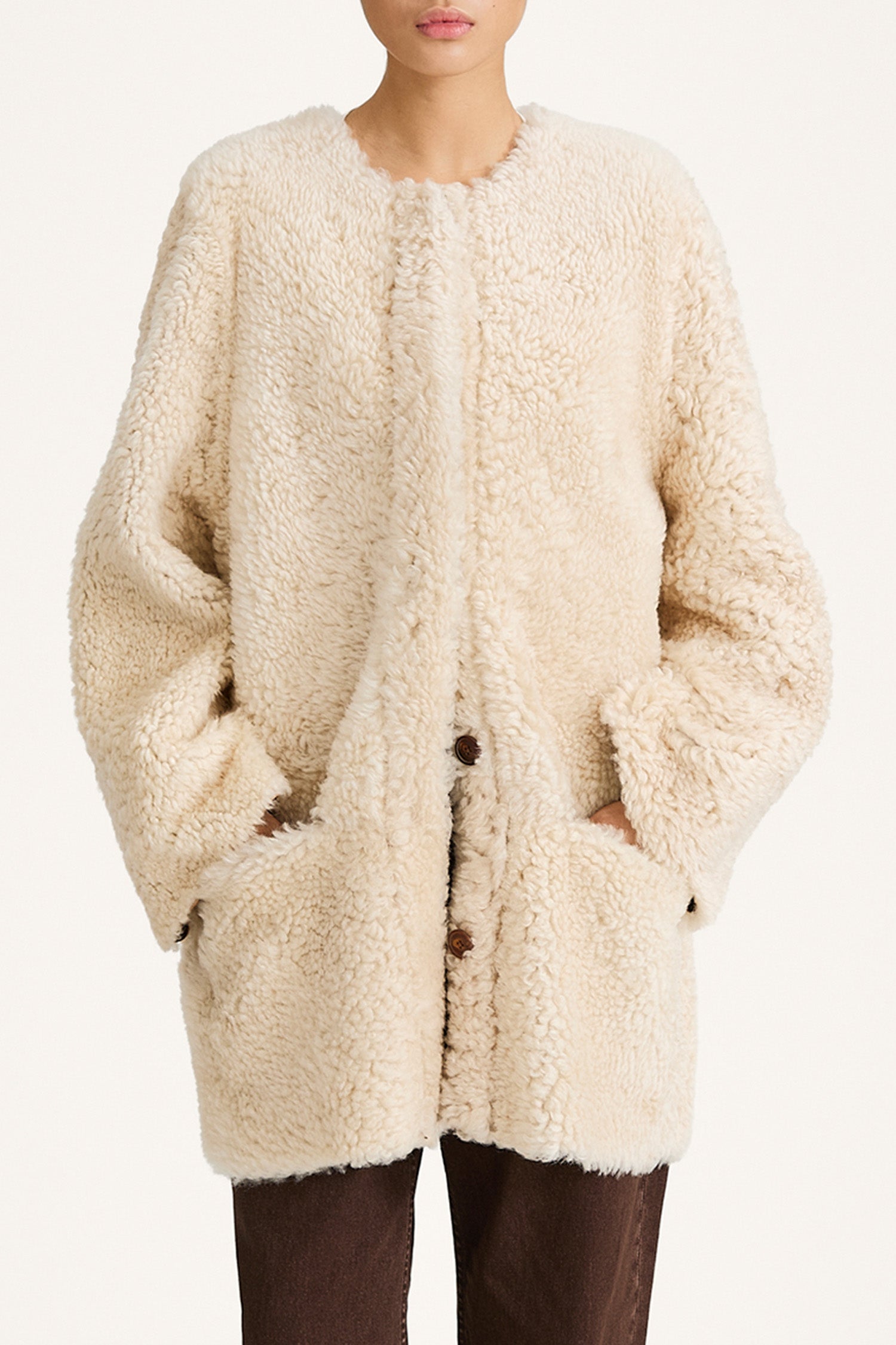 Veda jacket ecru stylein modell image front close-up 