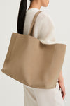 Yacht Shopper Bag Sand faux suede Stylein model image