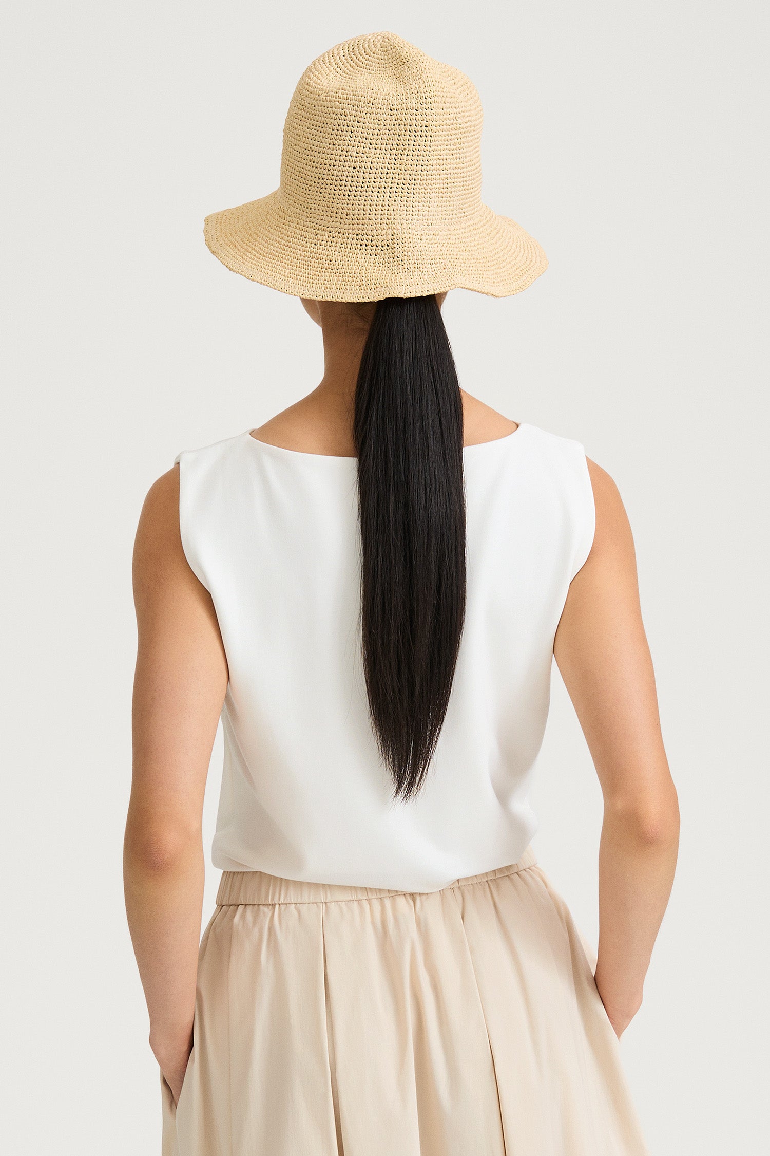 Yuri crocheted bucket hat stylein model image back