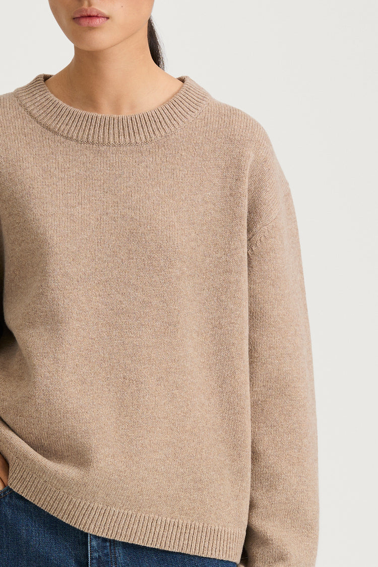 beige round neck knitted sweater stylein harlow detail