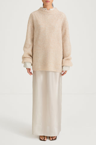 Beige knitted sweater stylein nella front model image