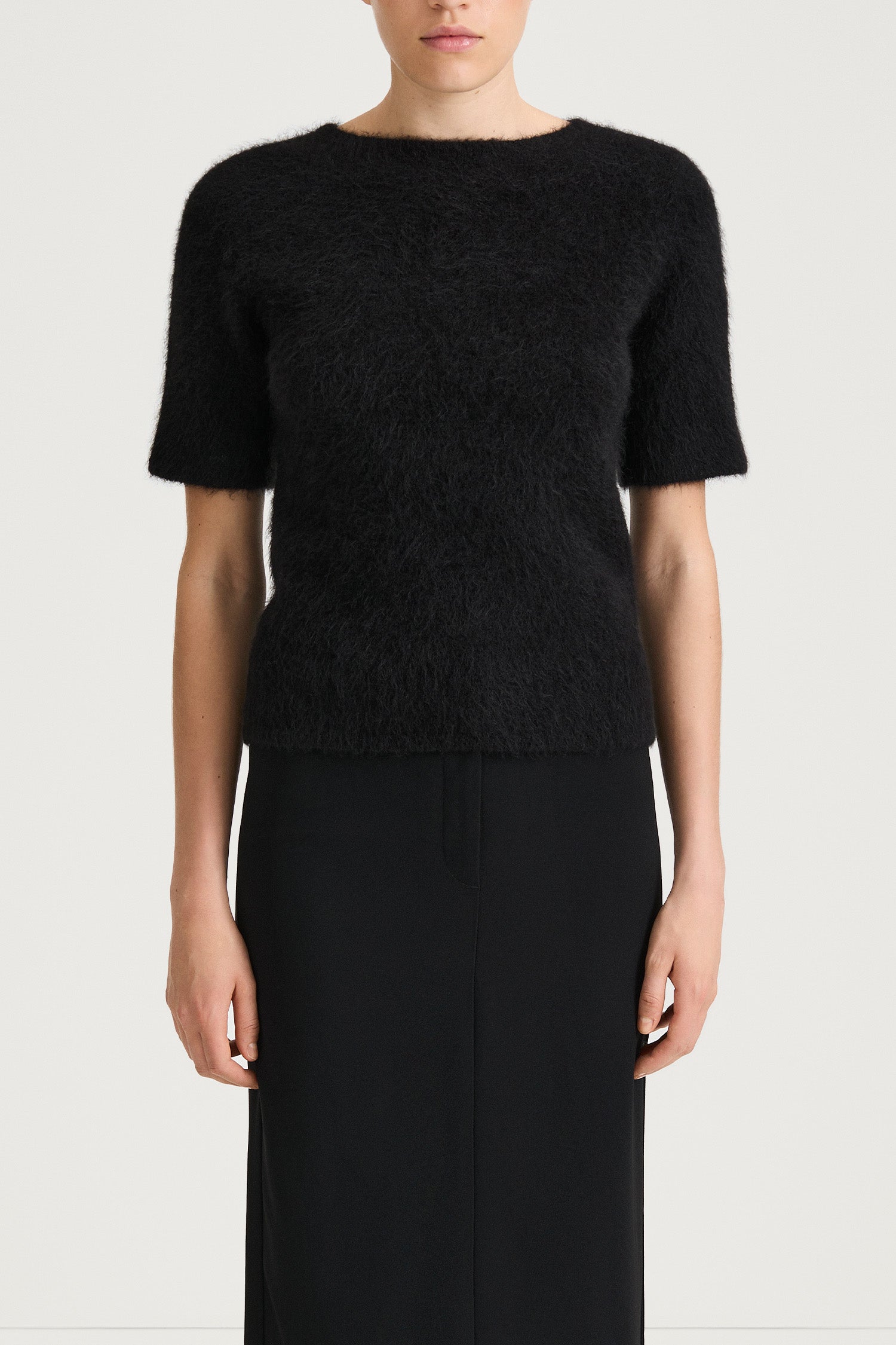 black alpacka top stylein loha close up