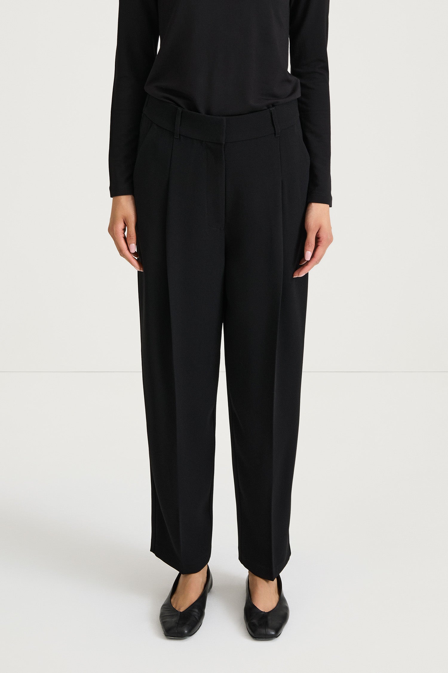black ankle length suit trousers stylein berga front