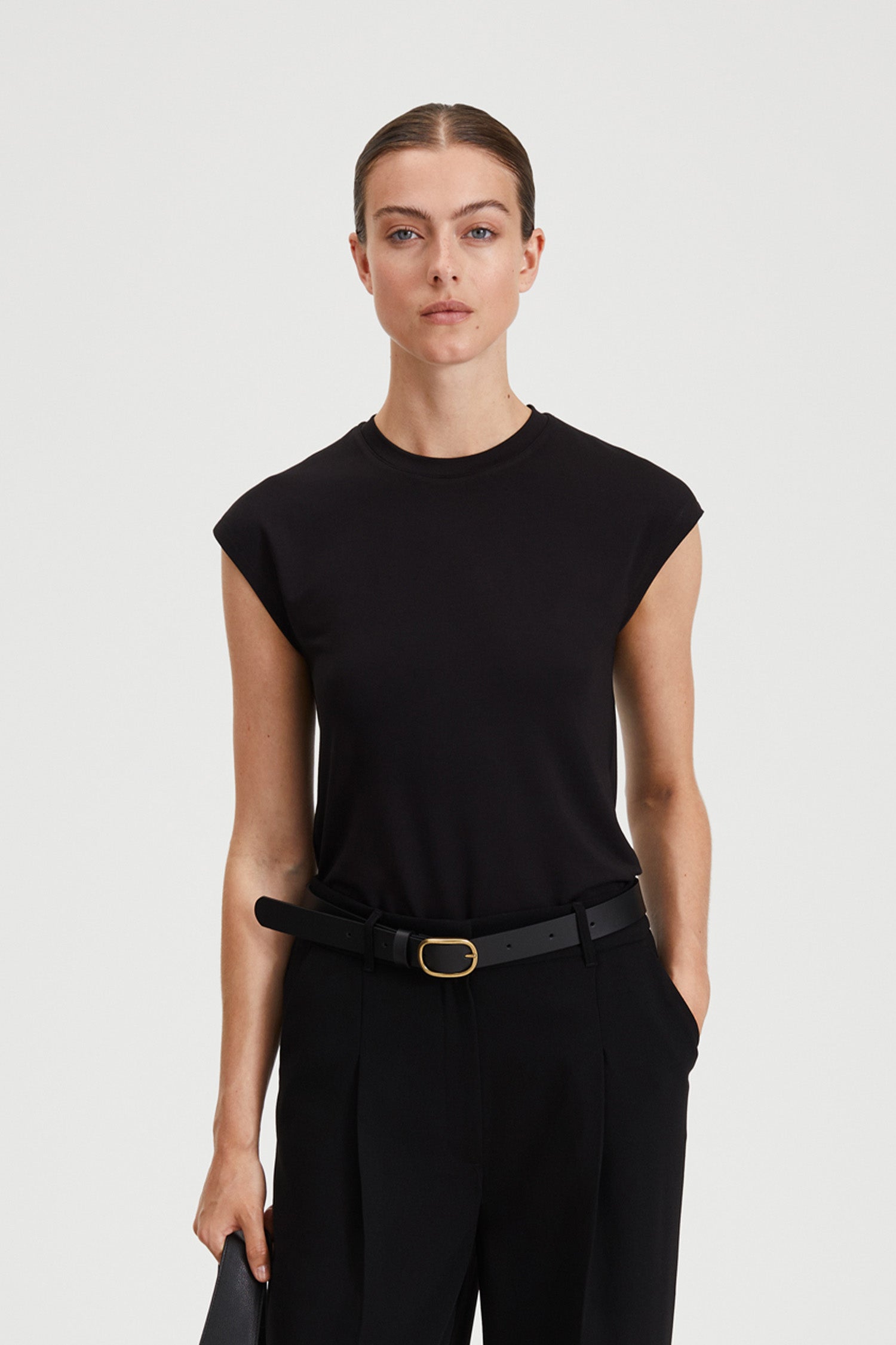 Venosa buckle belt black leather stylein front image