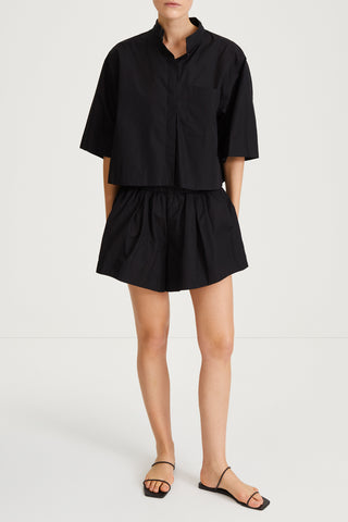 Jenessa shirt loose cropped stand collar black stylein front image