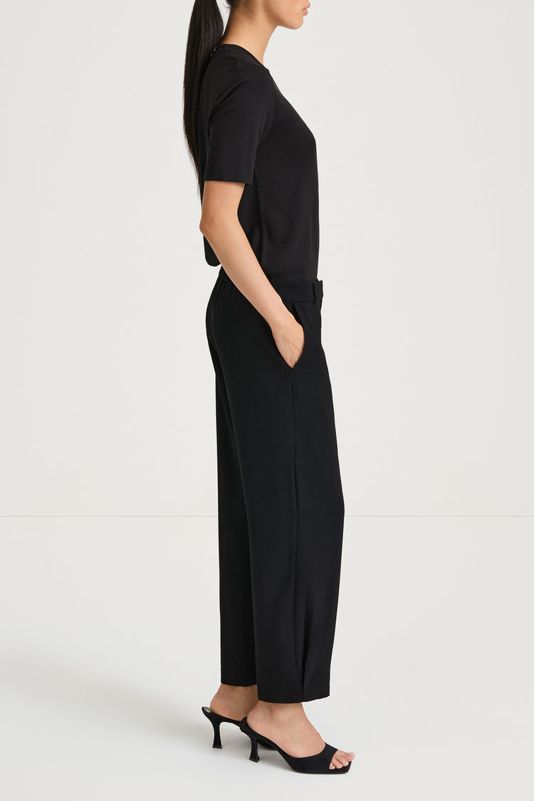 Black suit trousers bergio stylein side model image