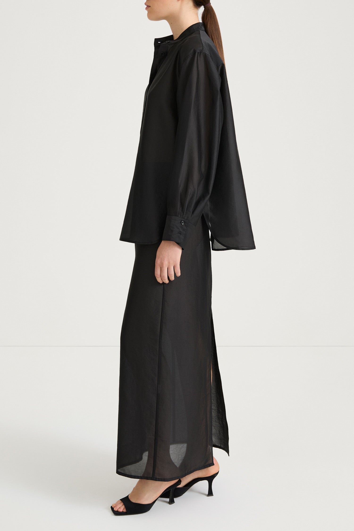 Black maxi transparent skirt stylein side model image