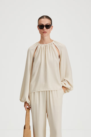 Maggiore blouse cream cut out longsleeve stylein front image