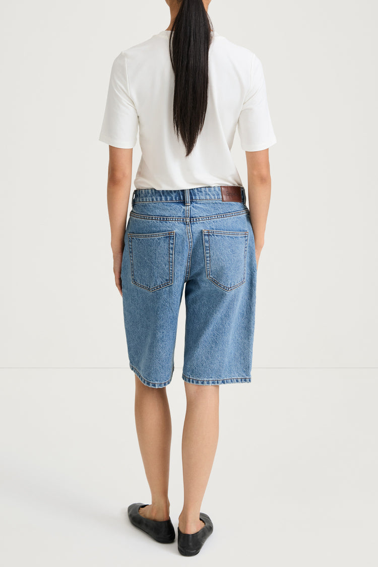 blue denim shorts stylein kim back