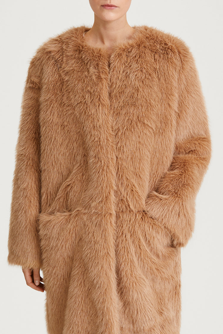 camel faux fur coat stylein haiza detail