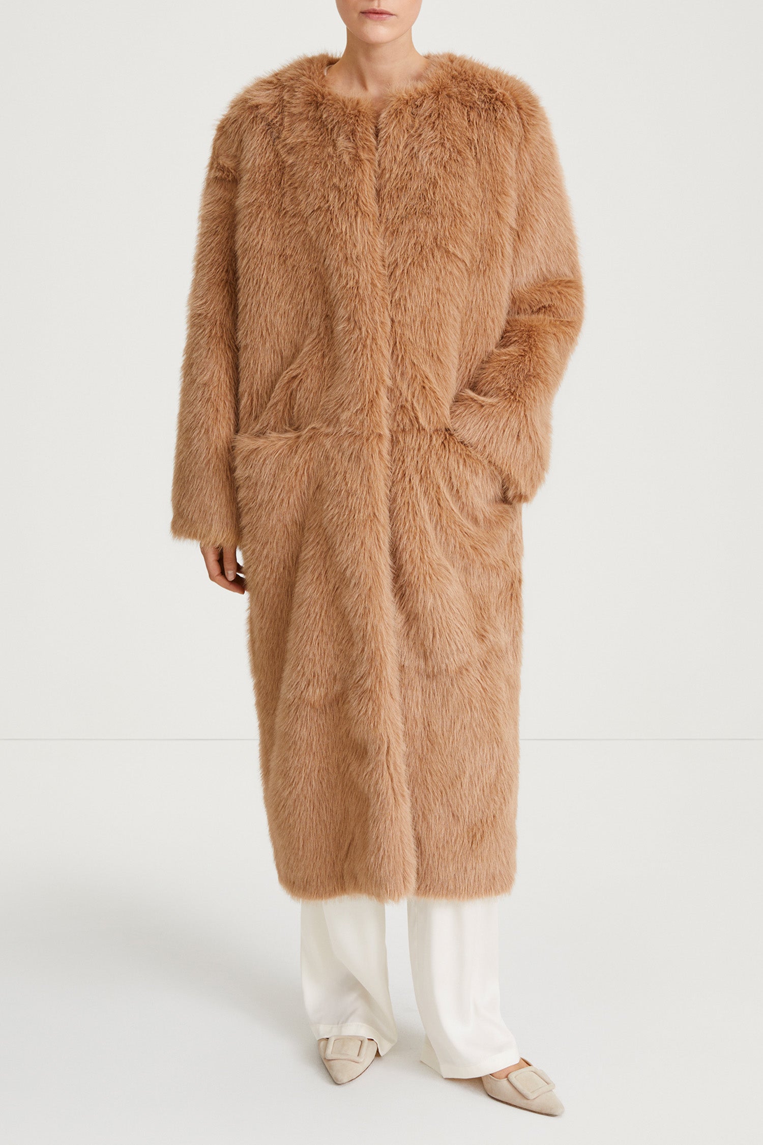 camel faux fur coat stylein haiza model image