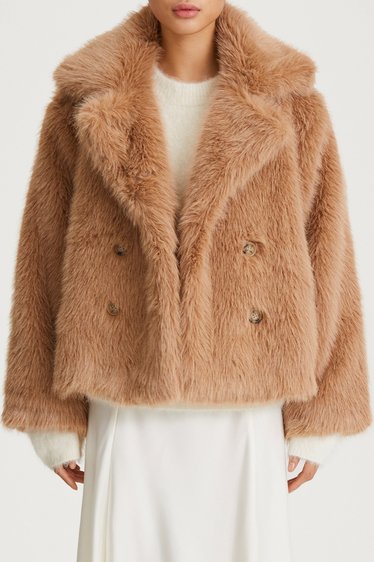 camel faux fur jacket stylein hazel detail