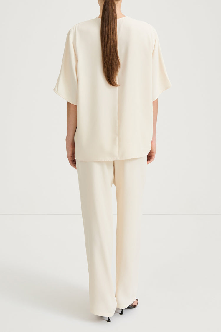 cream t-shirt top stylein martano back model image