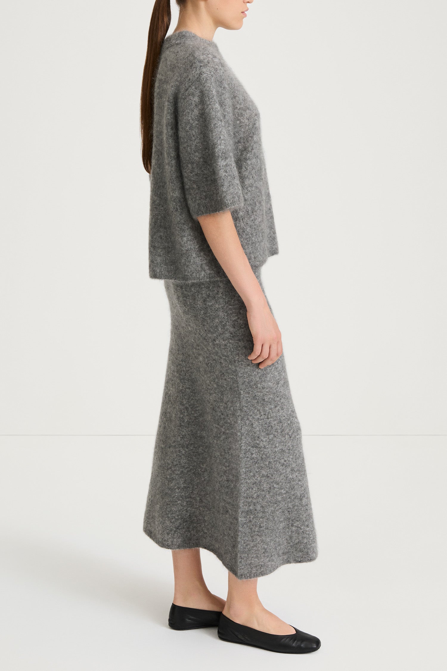 grey knitted a-lined skirt stylein nanie side