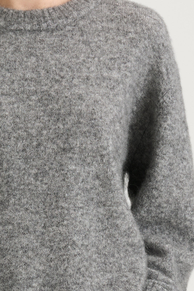 knitted grey cropped sweater stylein niclas short detail